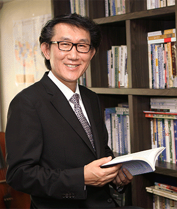 KCIS Rev. Principal Joshua Lee 